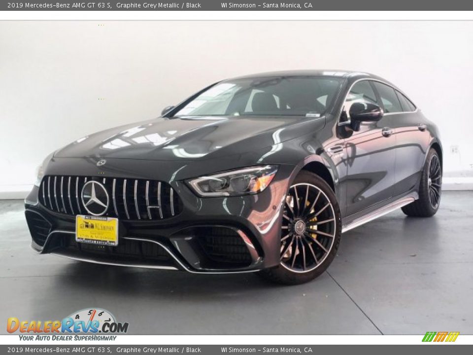 Front 3/4 View of 2019 Mercedes-Benz AMG GT 63 S Photo #12