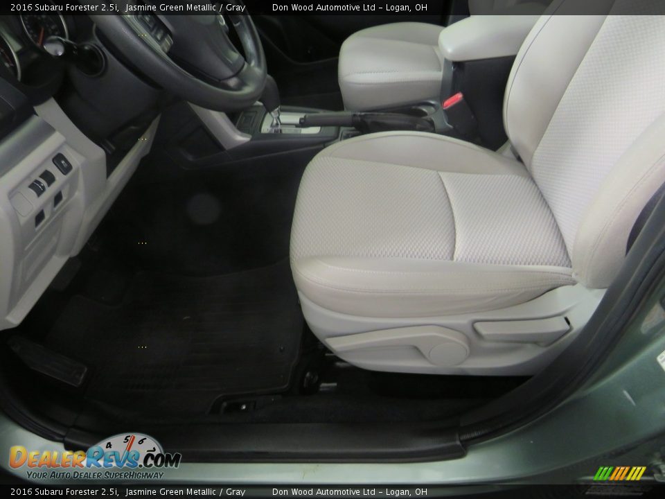 2016 Subaru Forester 2.5i Jasmine Green Metallic / Gray Photo #30