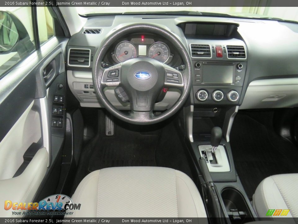 2016 Subaru Forester 2.5i Jasmine Green Metallic / Gray Photo #35