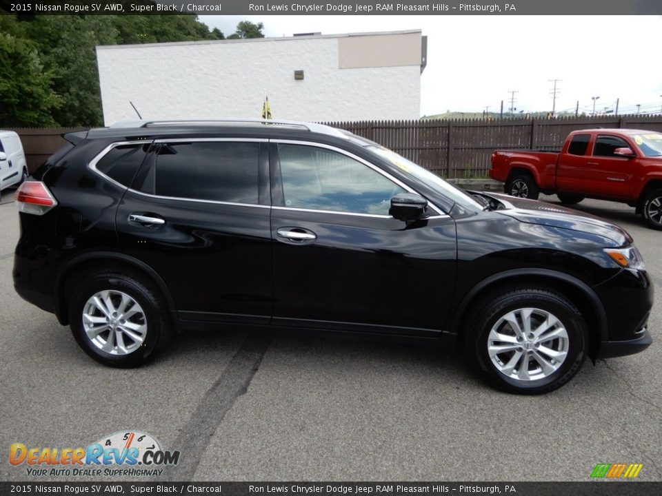 2015 Nissan Rogue SV AWD Super Black / Charcoal Photo #7
