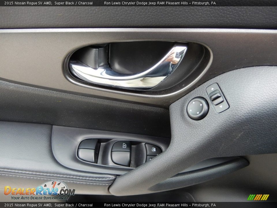 2015 Nissan Rogue SV AWD Super Black / Charcoal Photo #15