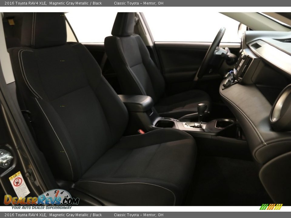 2016 Toyota RAV4 XLE Magnetic Gray Metallic / Black Photo #15