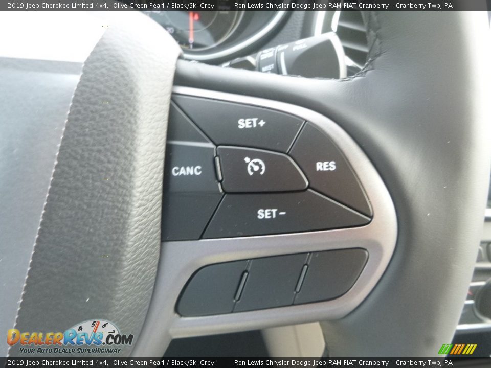 2019 Jeep Cherokee Limited 4x4 Olive Green Pearl / Black/Ski Grey Photo #17