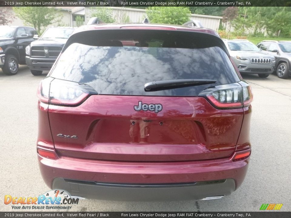 2019 Jeep Cherokee Limited 4x4 Velvet Red Pearl / Black Photo #4