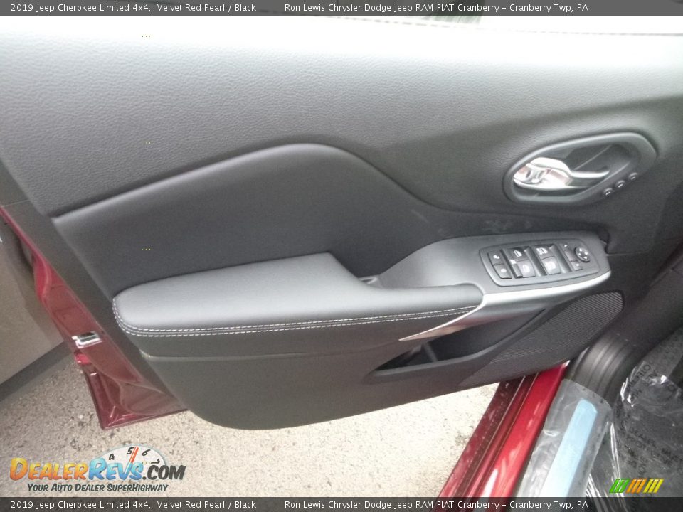 2019 Jeep Cherokee Limited 4x4 Velvet Red Pearl / Black Photo #13