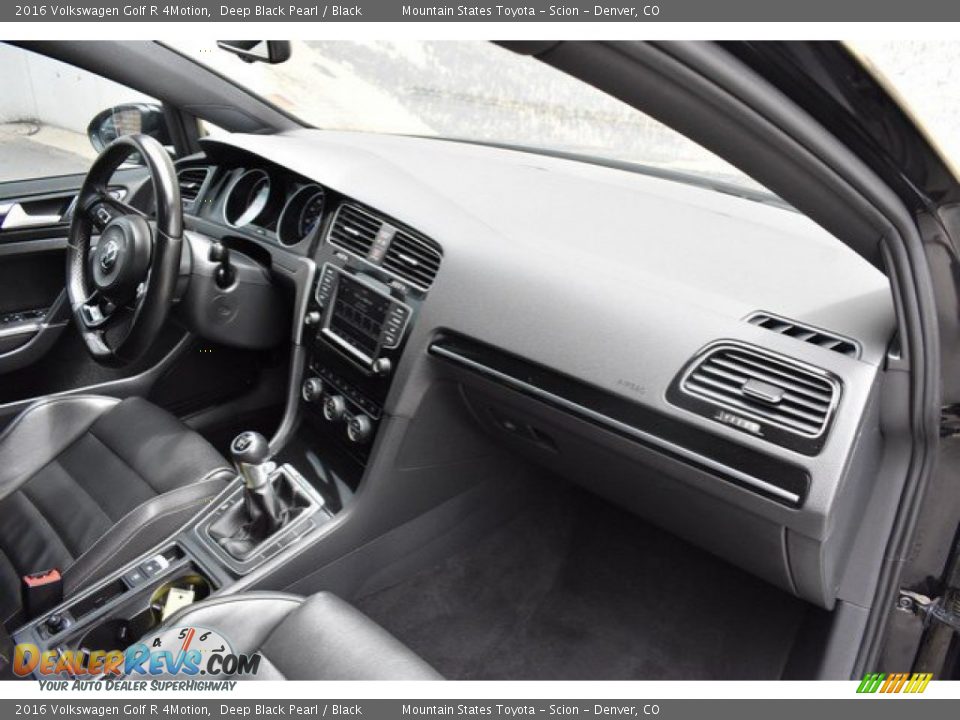Dashboard of 2016 Volkswagen Golf R 4Motion Photo #16