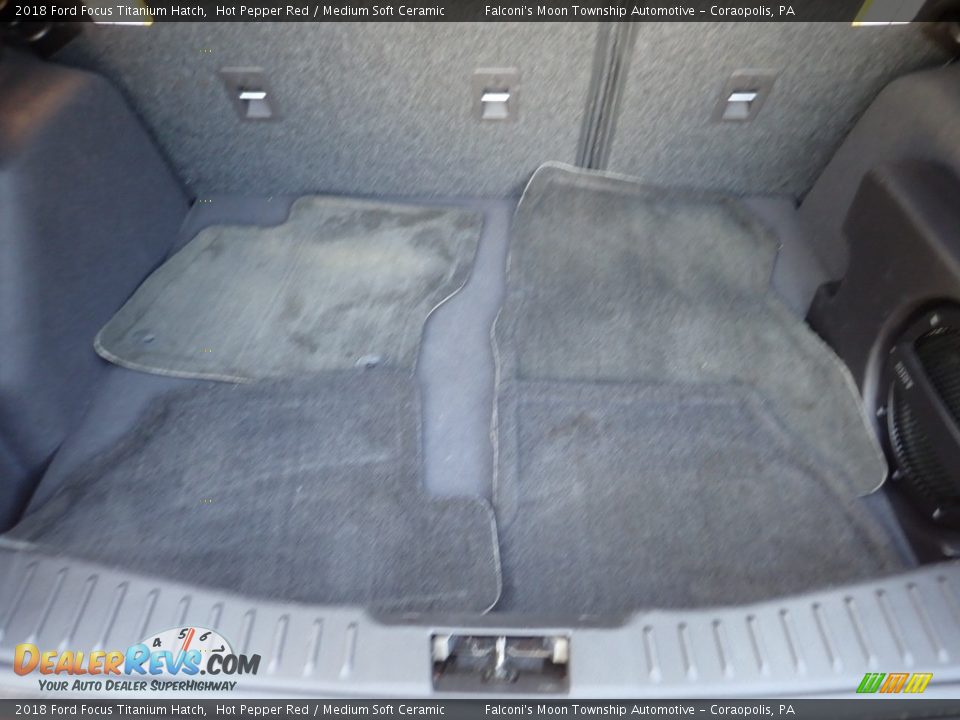 2018 Ford Focus Titanium Hatch Hot Pepper Red / Medium Soft Ceramic Photo #4