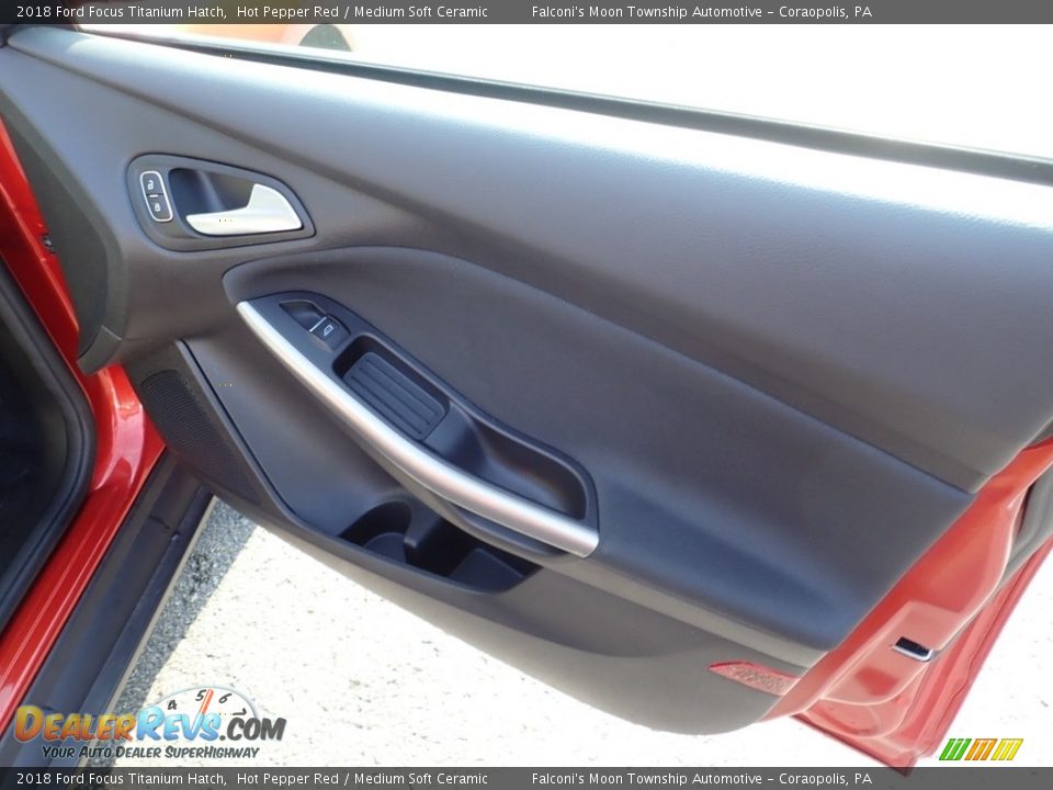 2018 Ford Focus Titanium Hatch Hot Pepper Red / Medium Soft Ceramic Photo #14