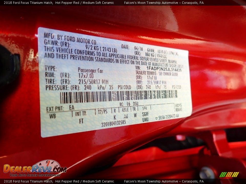 2018 Ford Focus Titanium Hatch Hot Pepper Red / Medium Soft Ceramic Photo #23