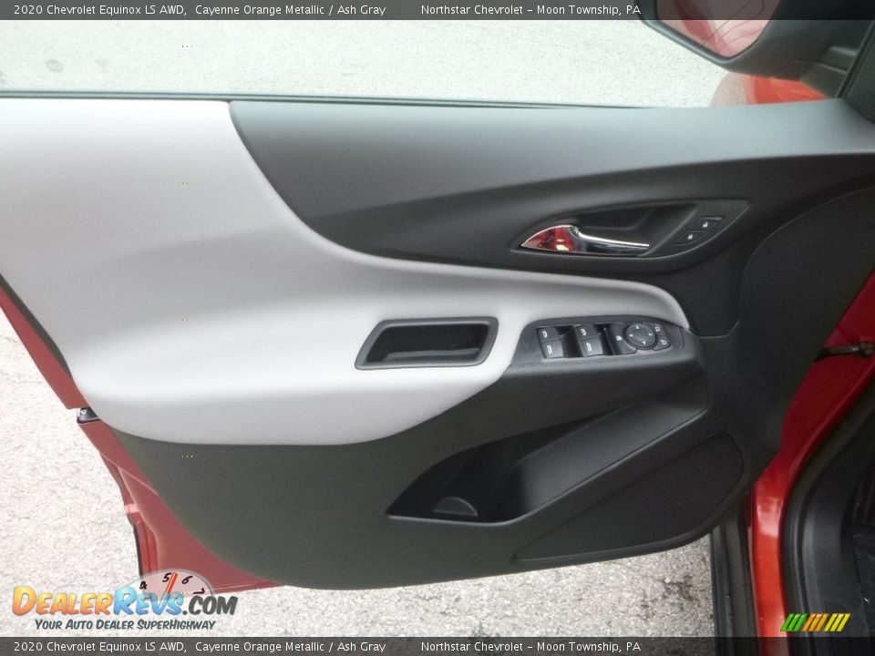 Door Panel of 2020 Chevrolet Equinox LS AWD Photo #14