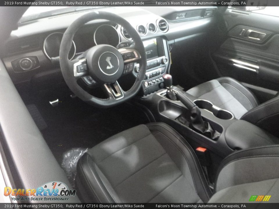Front Seat of 2019 Ford Mustang Shelby GT350 Photo #8