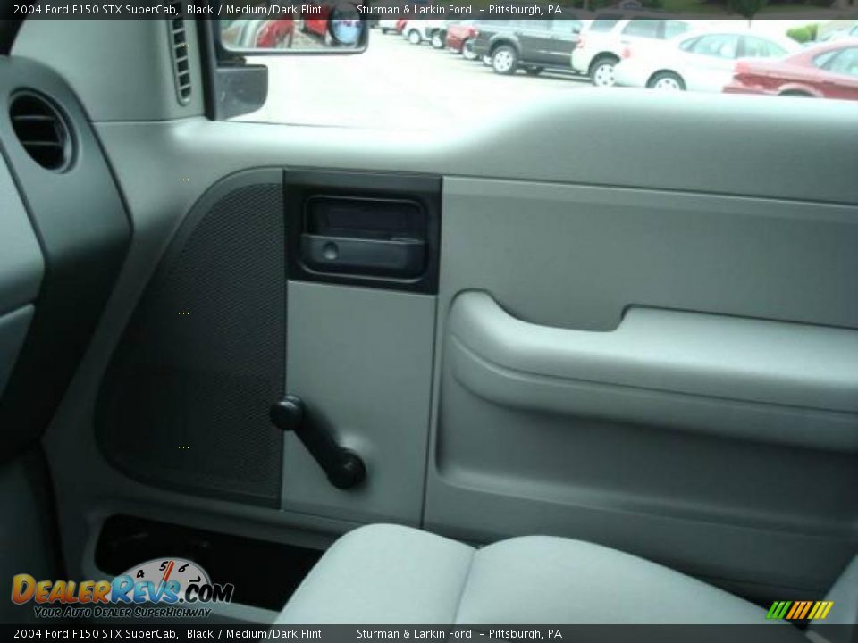 2004 Ford F150 STX SuperCab Black / Medium/Dark Flint Photo #17