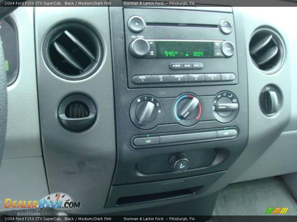 2004 Ford F150 STX SuperCab Black / Medium/Dark Flint Photo #18