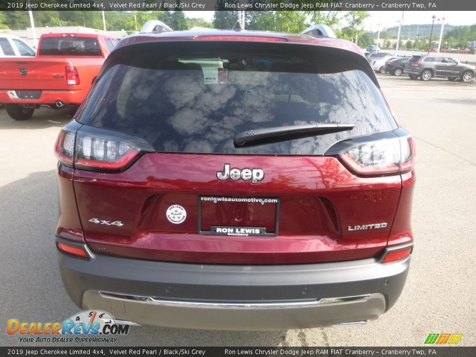 2019 Jeep Cherokee Limited 4x4 Velvet Red Pearl / Black/Ski Grey Photo #4