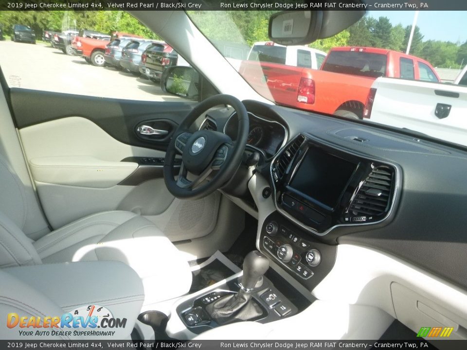 2019 Jeep Cherokee Limited 4x4 Velvet Red Pearl / Black/Ski Grey Photo #11