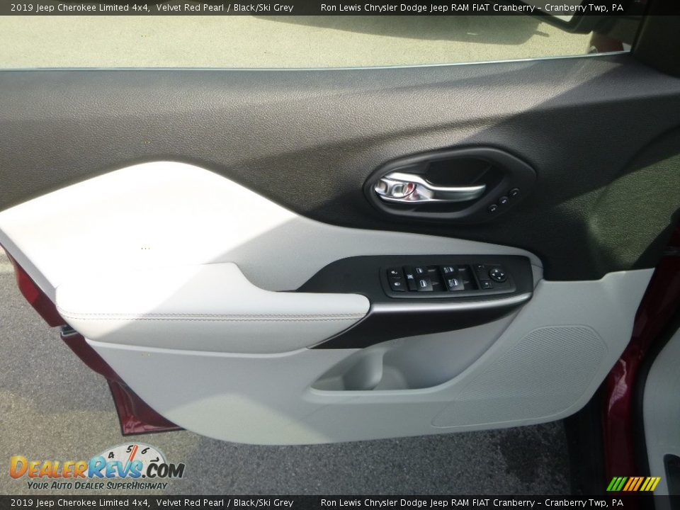 2019 Jeep Cherokee Limited 4x4 Velvet Red Pearl / Black/Ski Grey Photo #15