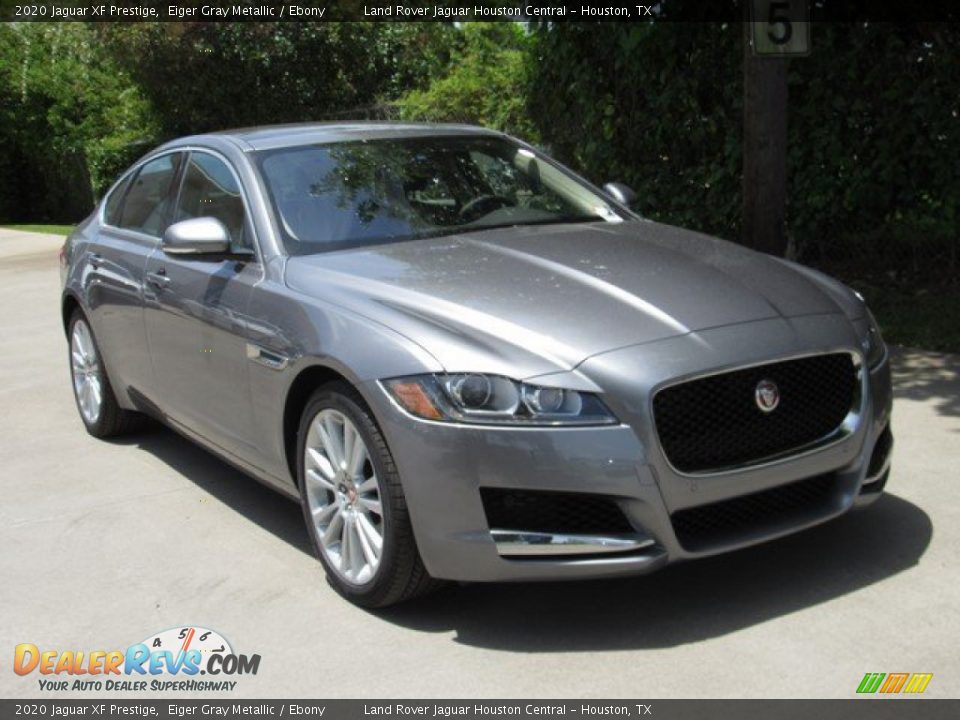 Front 3/4 View of 2020 Jaguar XF Prestige Photo #2