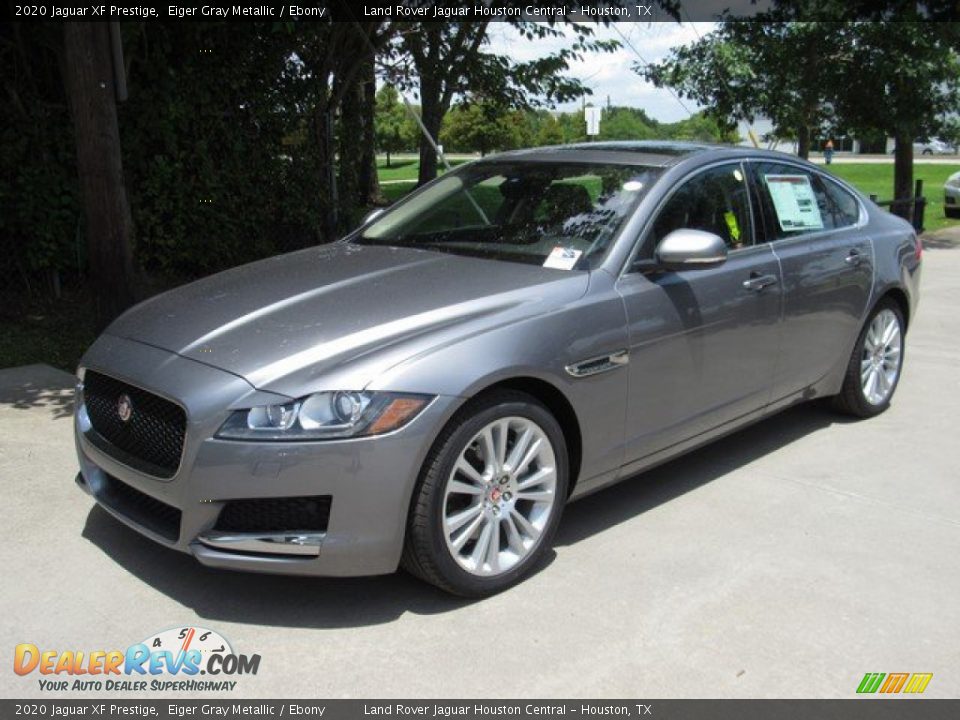 Front 3/4 View of 2020 Jaguar XF Prestige Photo #10