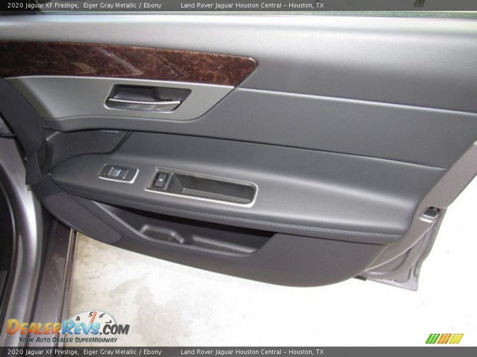 Door Panel of 2020 Jaguar XF Prestige Photo #20