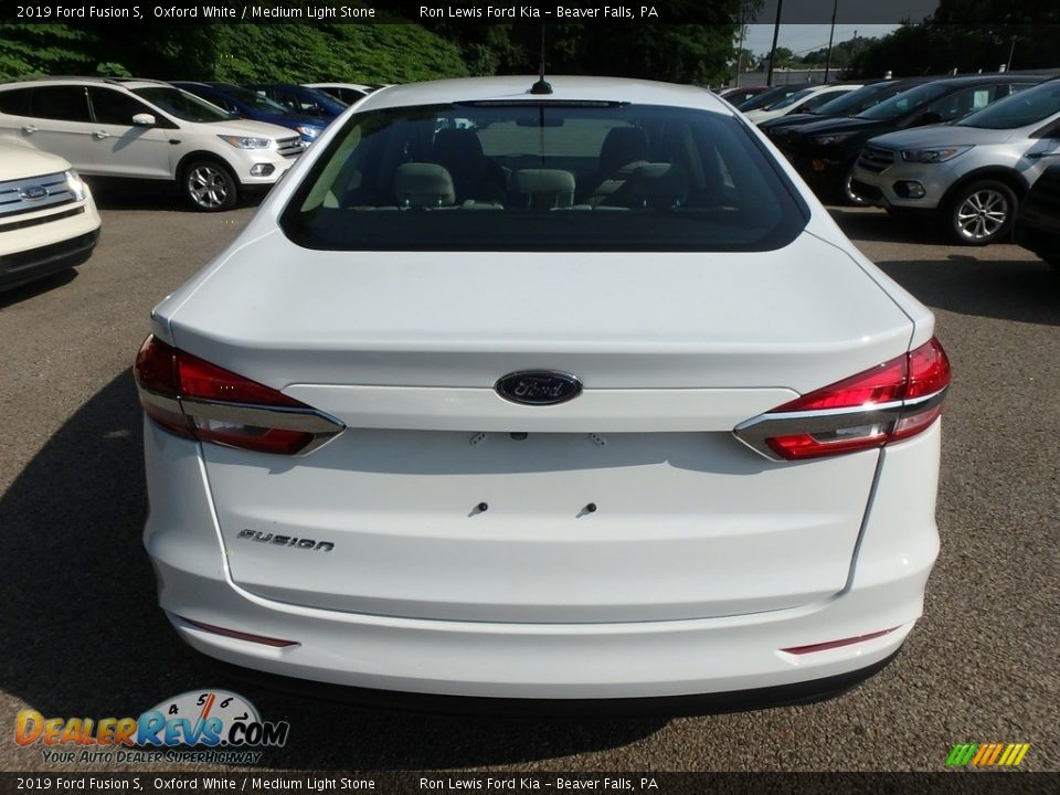 2019 Ford Fusion S Oxford White / Medium Light Stone Photo #4