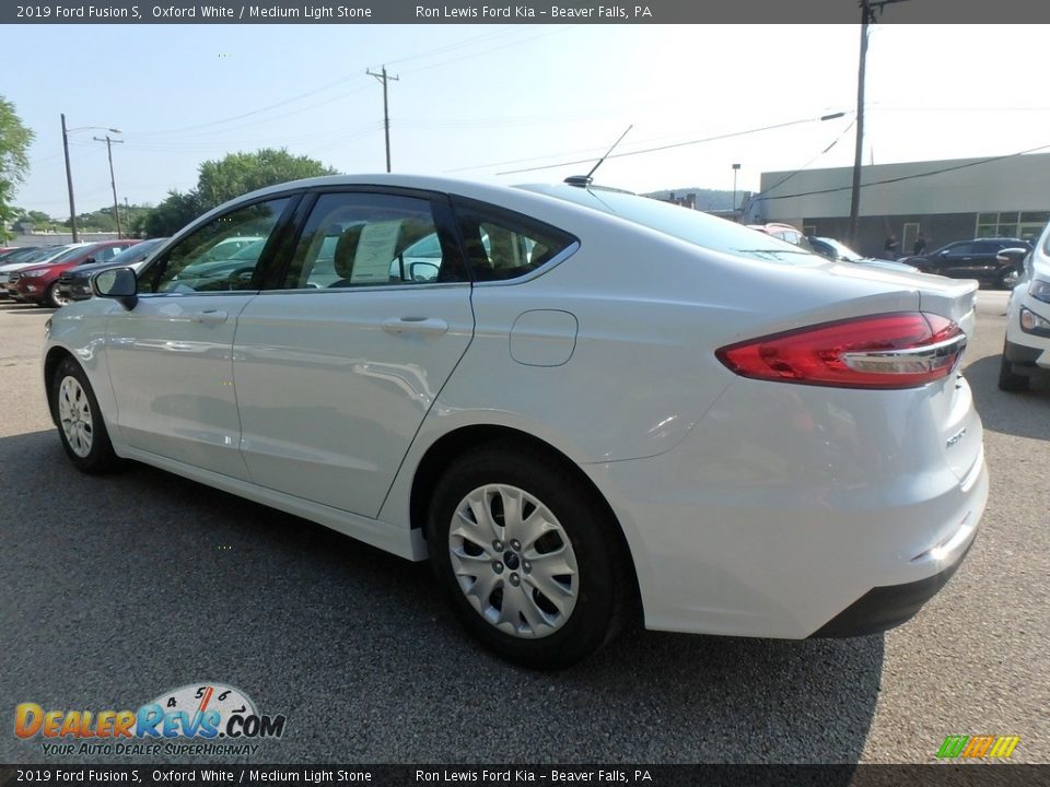 2019 Ford Fusion S Oxford White / Medium Light Stone Photo #5