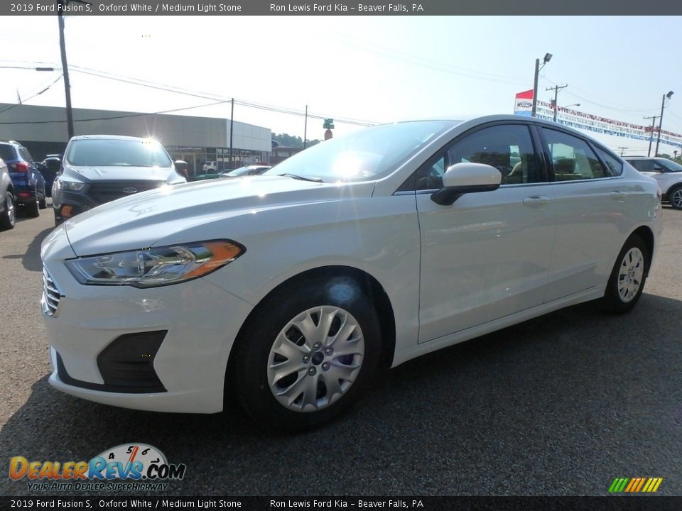 2019 Ford Fusion S Oxford White / Medium Light Stone Photo #7