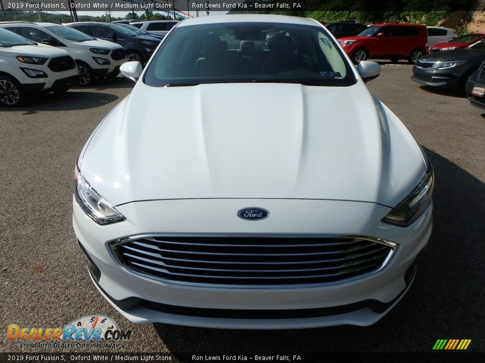 2019 Ford Fusion S Oxford White / Medium Light Stone Photo #8