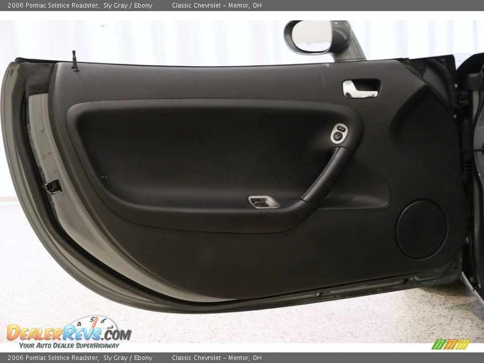 2006 Pontiac Solstice Roadster Sly Gray / Ebony Photo #5