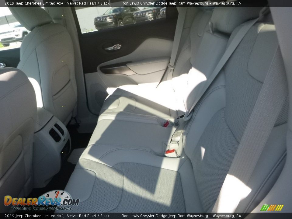 2019 Jeep Cherokee Limited 4x4 Velvet Red Pearl / Black Photo #12