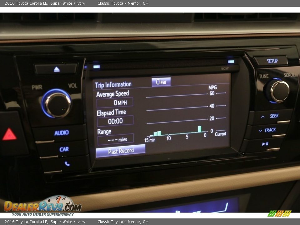 2016 Toyota Corolla LE Super White / Ivory Photo #10