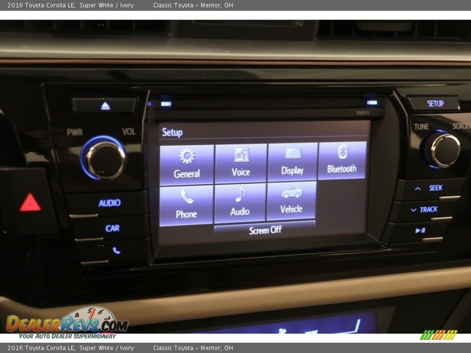 2016 Toyota Corolla LE Super White / Ivory Photo #12