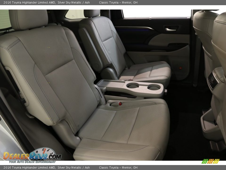 2016 Toyota Highlander Limited AWD Silver Sky Metallic / Ash Photo #16