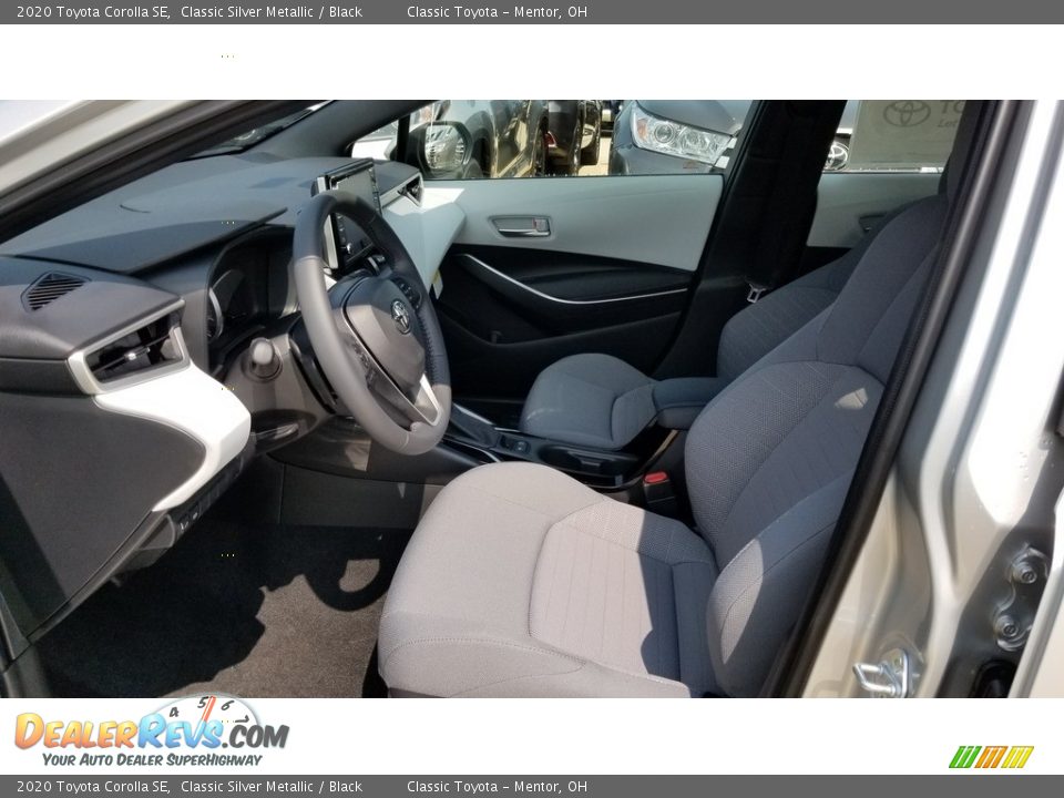 2020 Toyota Corolla SE Classic Silver Metallic / Black Photo #2