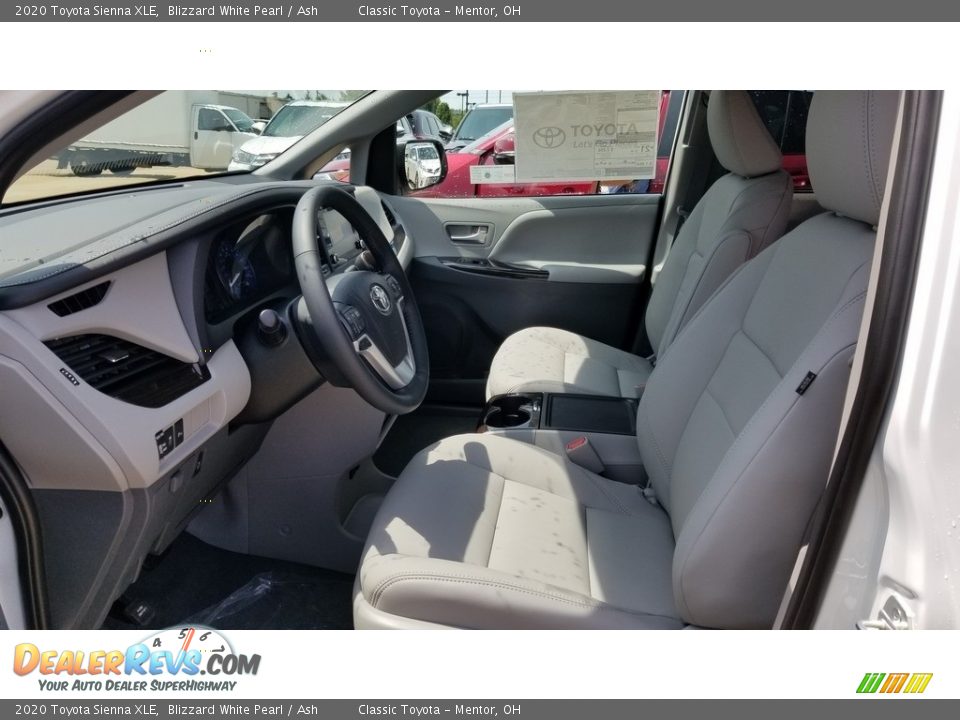 Front Seat of 2020 Toyota Sienna XLE Photo #2