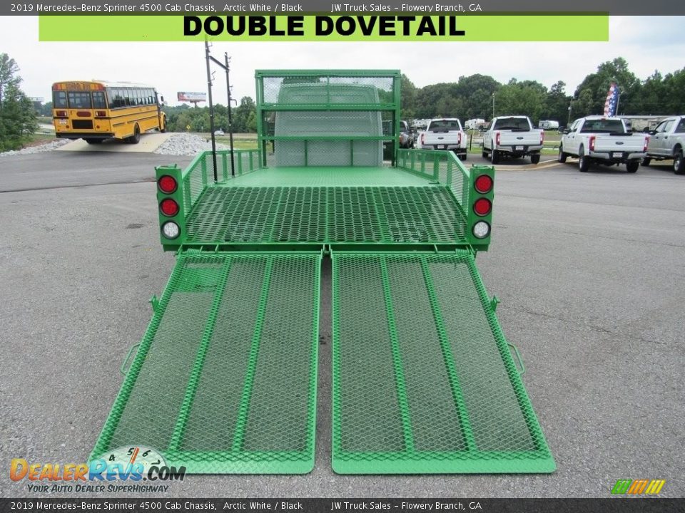 2019 Mercedes-Benz Sprinter 4500 Cab Chassis Arctic White / Black Photo #12