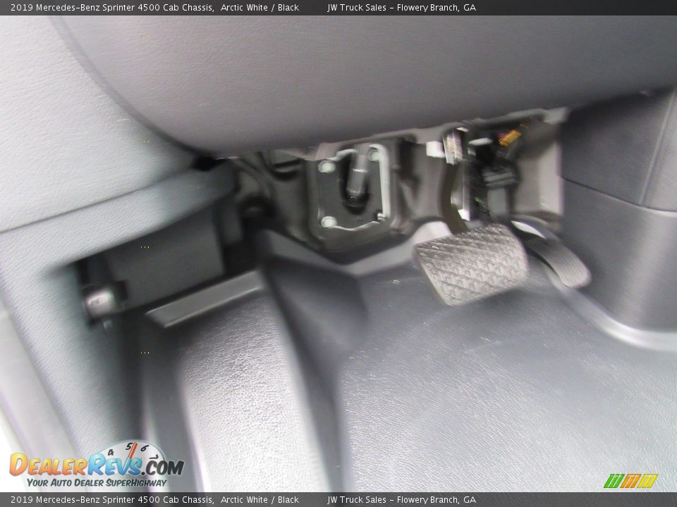 2019 Mercedes-Benz Sprinter 4500 Cab Chassis Arctic White / Black Photo #23