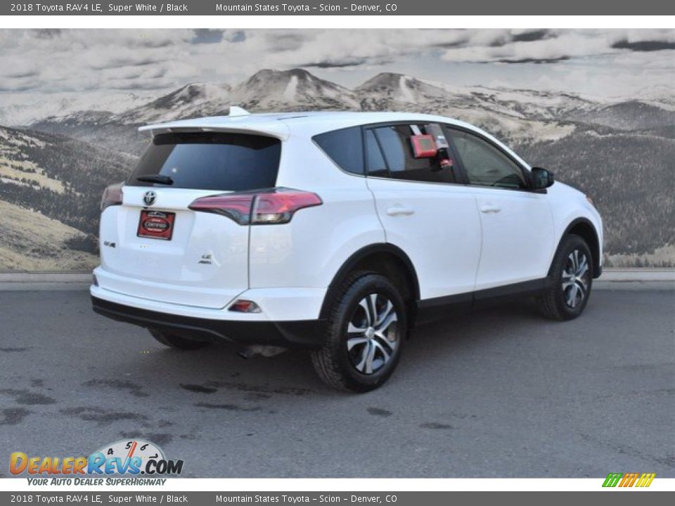 2018 Toyota RAV4 LE Super White / Black Photo #3