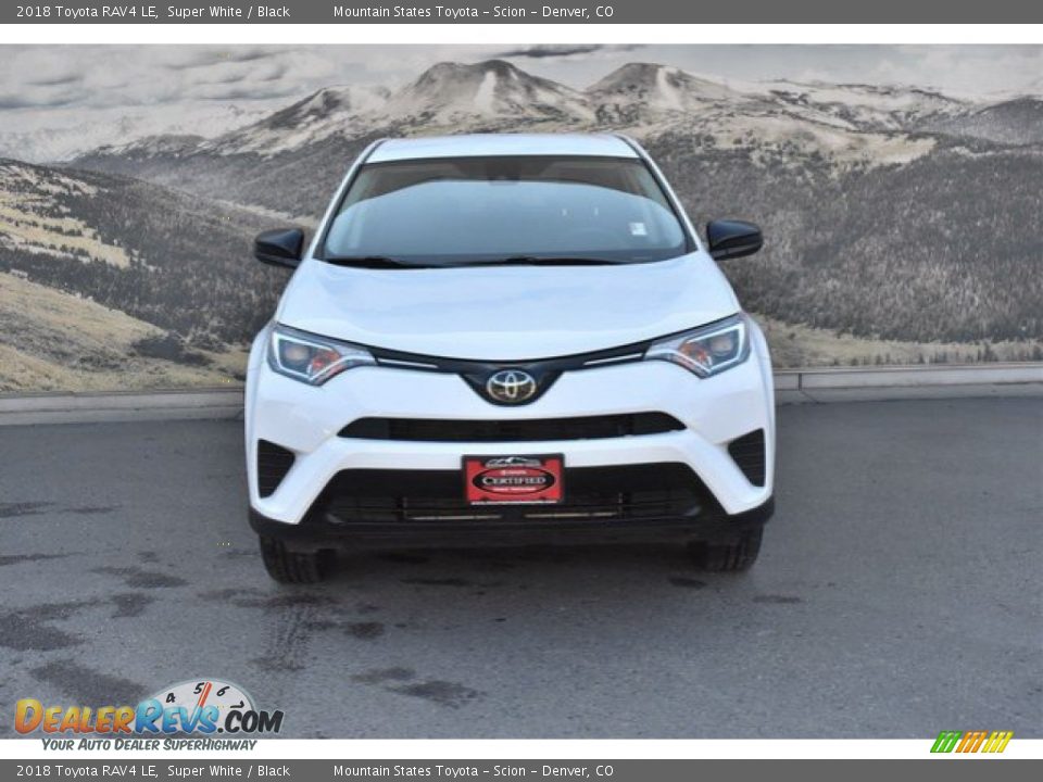 2018 Toyota RAV4 LE Super White / Black Photo #4