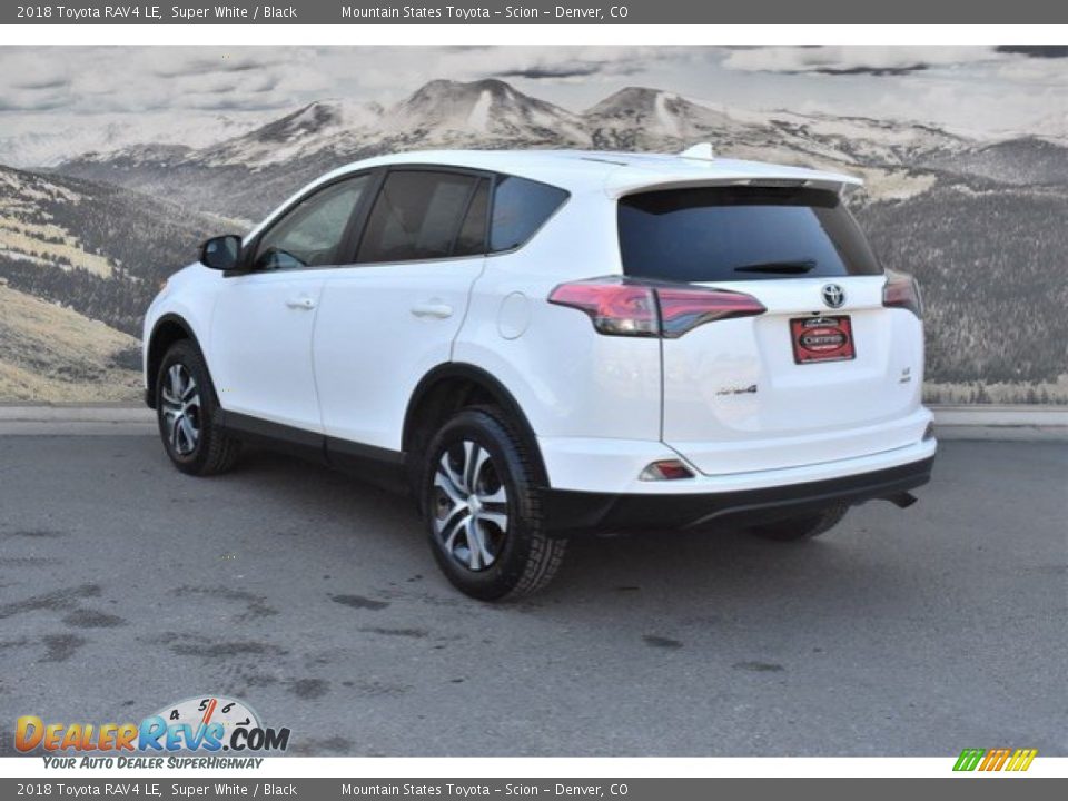 2018 Toyota RAV4 LE Super White / Black Photo #7