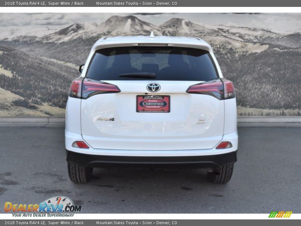 2018 Toyota RAV4 LE Super White / Black Photo #8