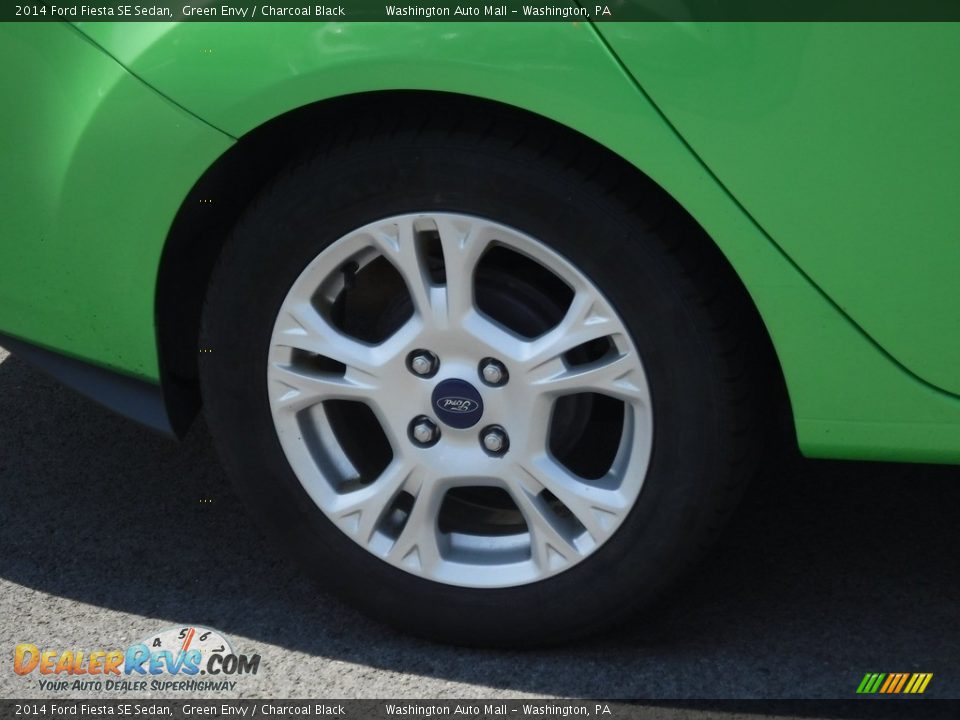 2014 Ford Fiesta SE Sedan Green Envy / Charcoal Black Photo #3