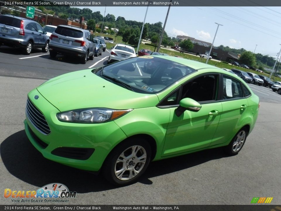 2014 Ford Fiesta SE Sedan Green Envy / Charcoal Black Photo #5