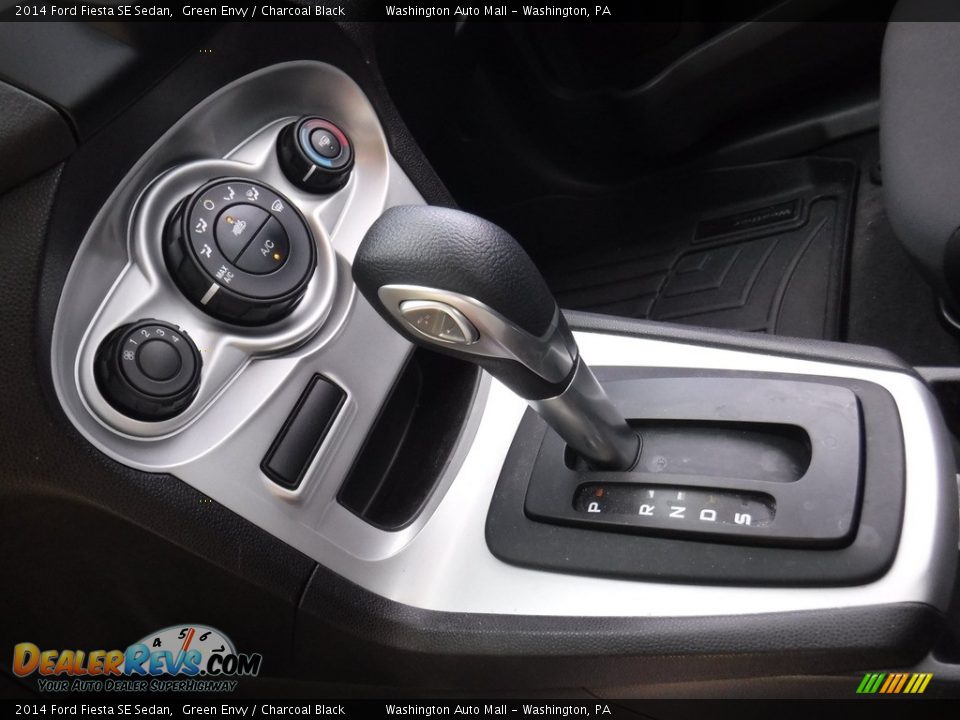 2014 Ford Fiesta SE Sedan Green Envy / Charcoal Black Photo #15
