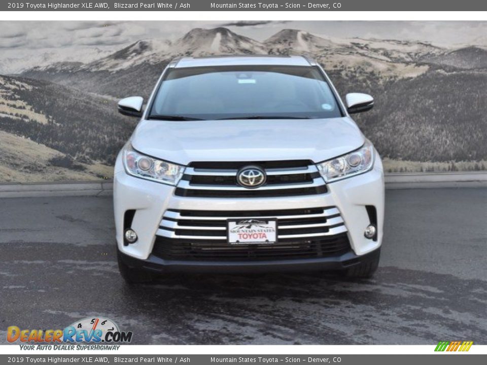 2019 Toyota Highlander XLE AWD Blizzard Pearl White / Ash Photo #2