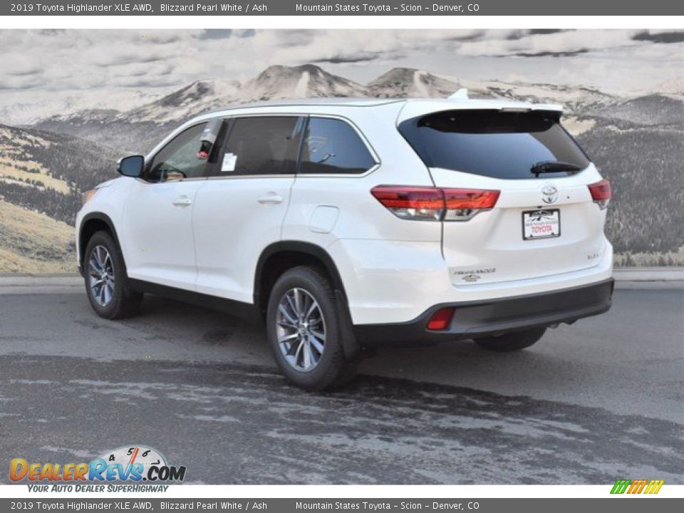 2019 Toyota Highlander XLE AWD Blizzard Pearl White / Ash Photo #3
