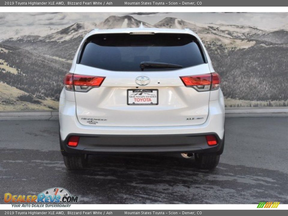 2019 Toyota Highlander XLE AWD Blizzard Pearl White / Ash Photo #4