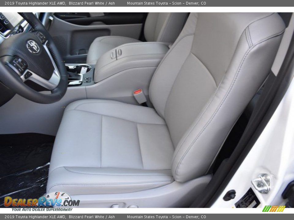 2019 Toyota Highlander XLE AWD Blizzard Pearl White / Ash Photo #6