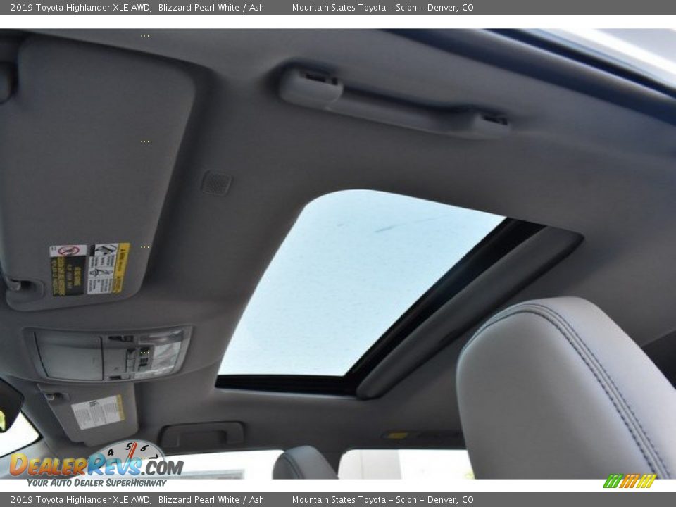 2019 Toyota Highlander XLE AWD Blizzard Pearl White / Ash Photo #8