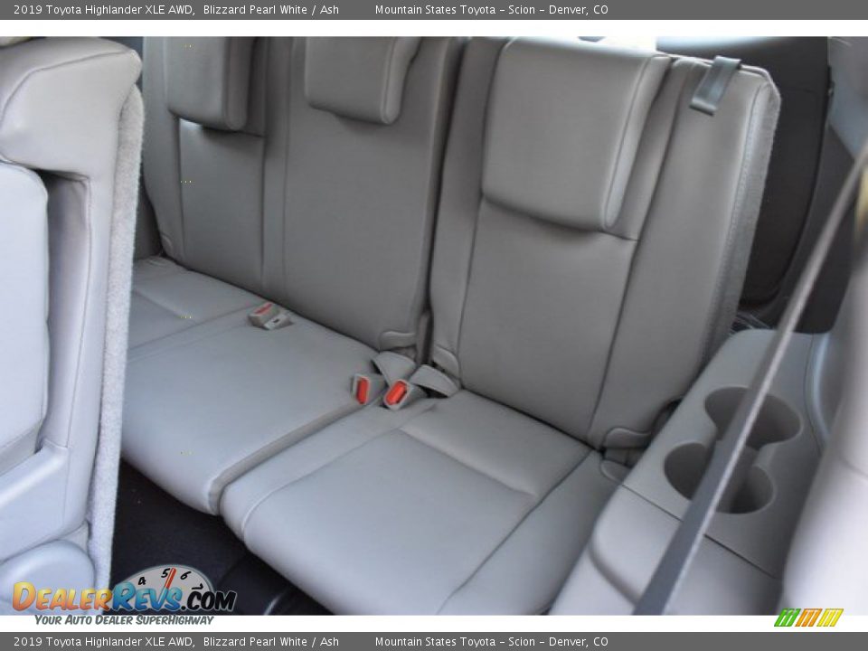 2019 Toyota Highlander XLE AWD Blizzard Pearl White / Ash Photo #11