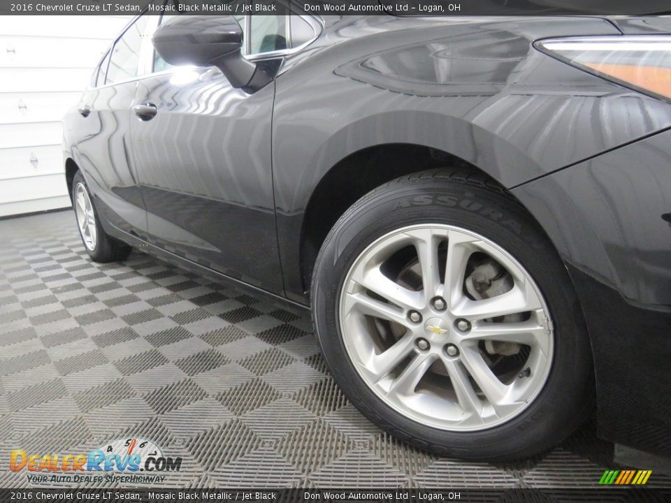 2016 Chevrolet Cruze LT Sedan Mosaic Black Metallic / Jet Black Photo #3